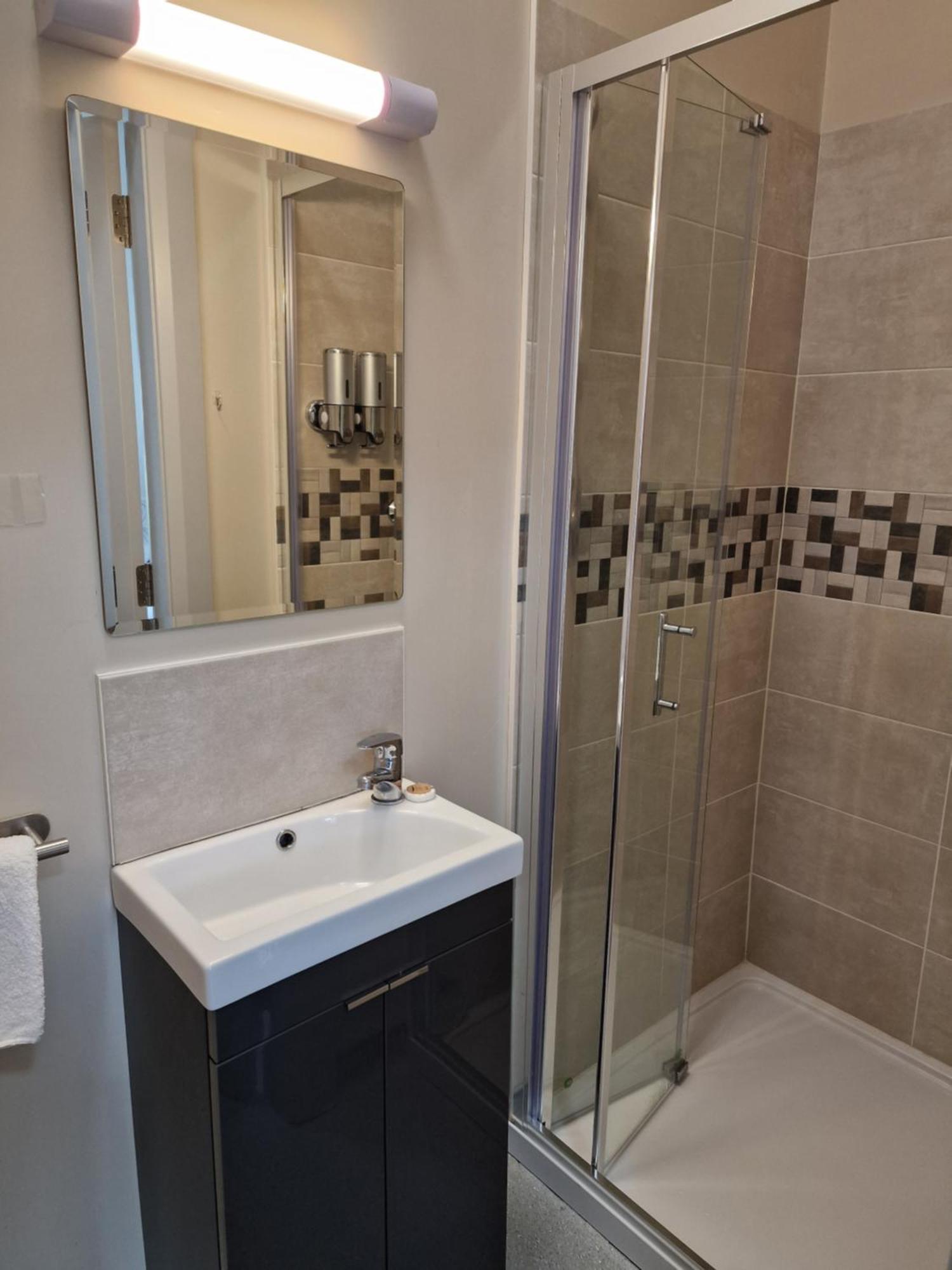 Хостел Trivia House Swanlinbar Экстерьер фото