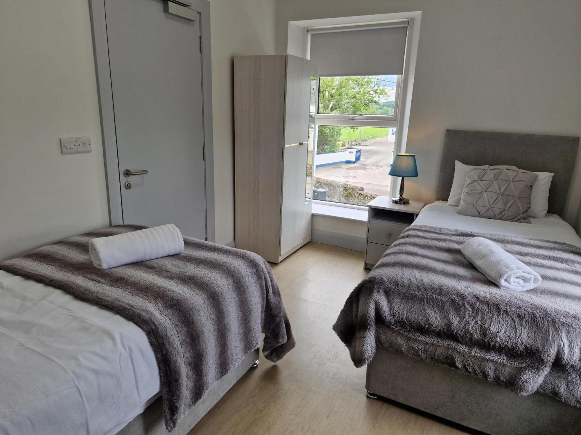 Хостел Trivia House Swanlinbar Экстерьер фото