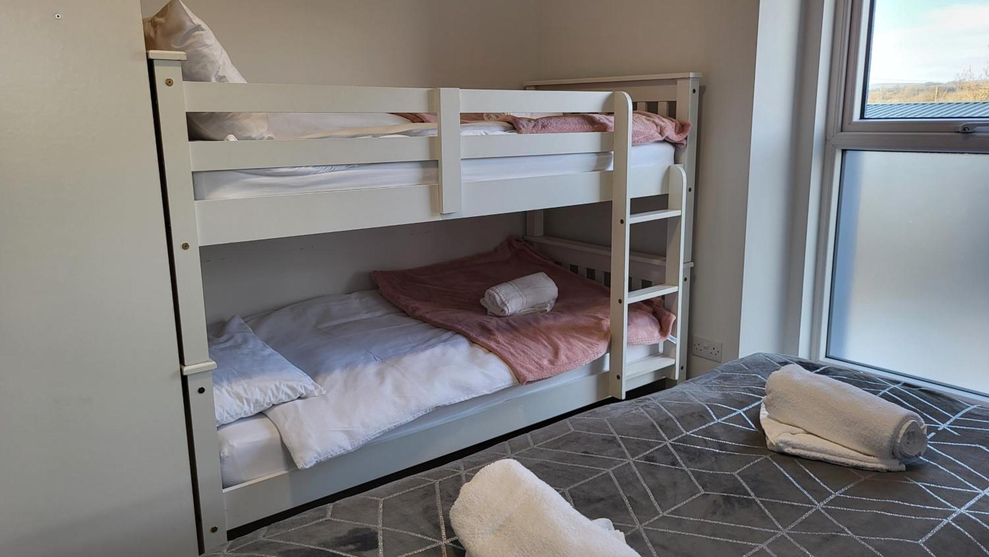 Хостел Trivia House Swanlinbar Экстерьер фото
