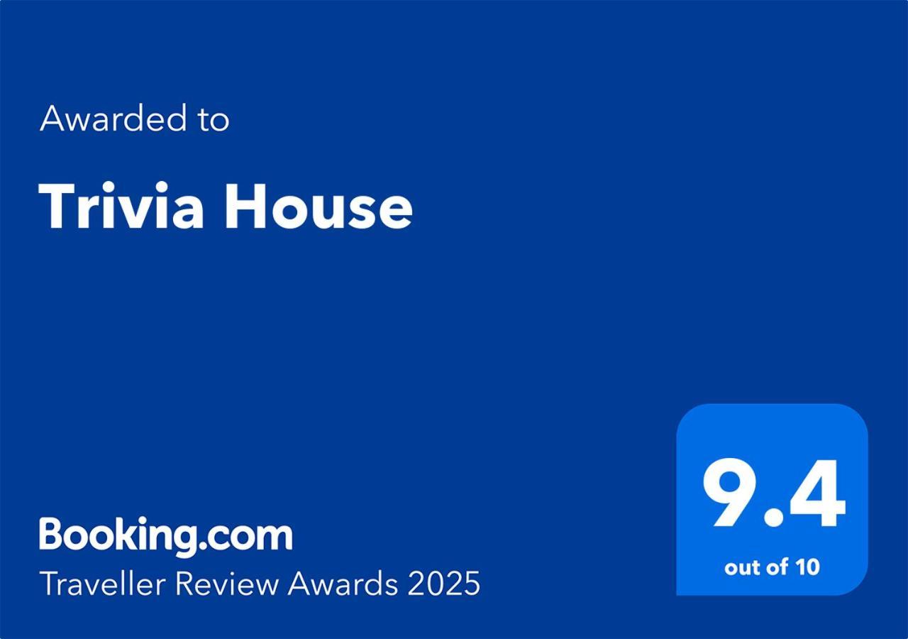 Хостел Trivia House Swanlinbar Экстерьер фото