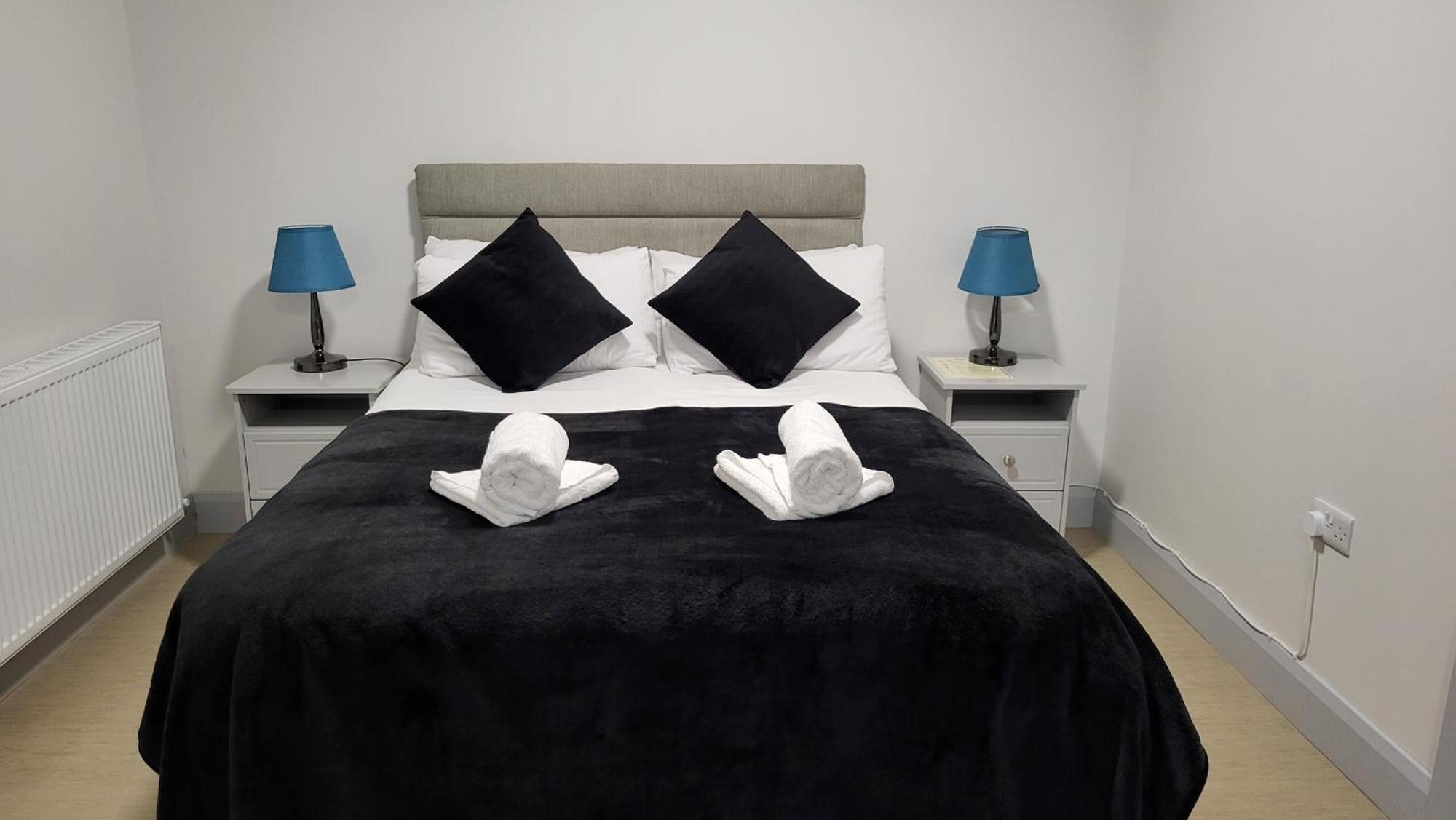 Хостел Trivia House Swanlinbar Экстерьер фото