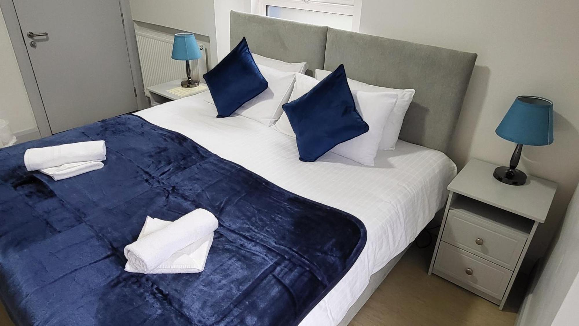Хостел Trivia House Swanlinbar Экстерьер фото