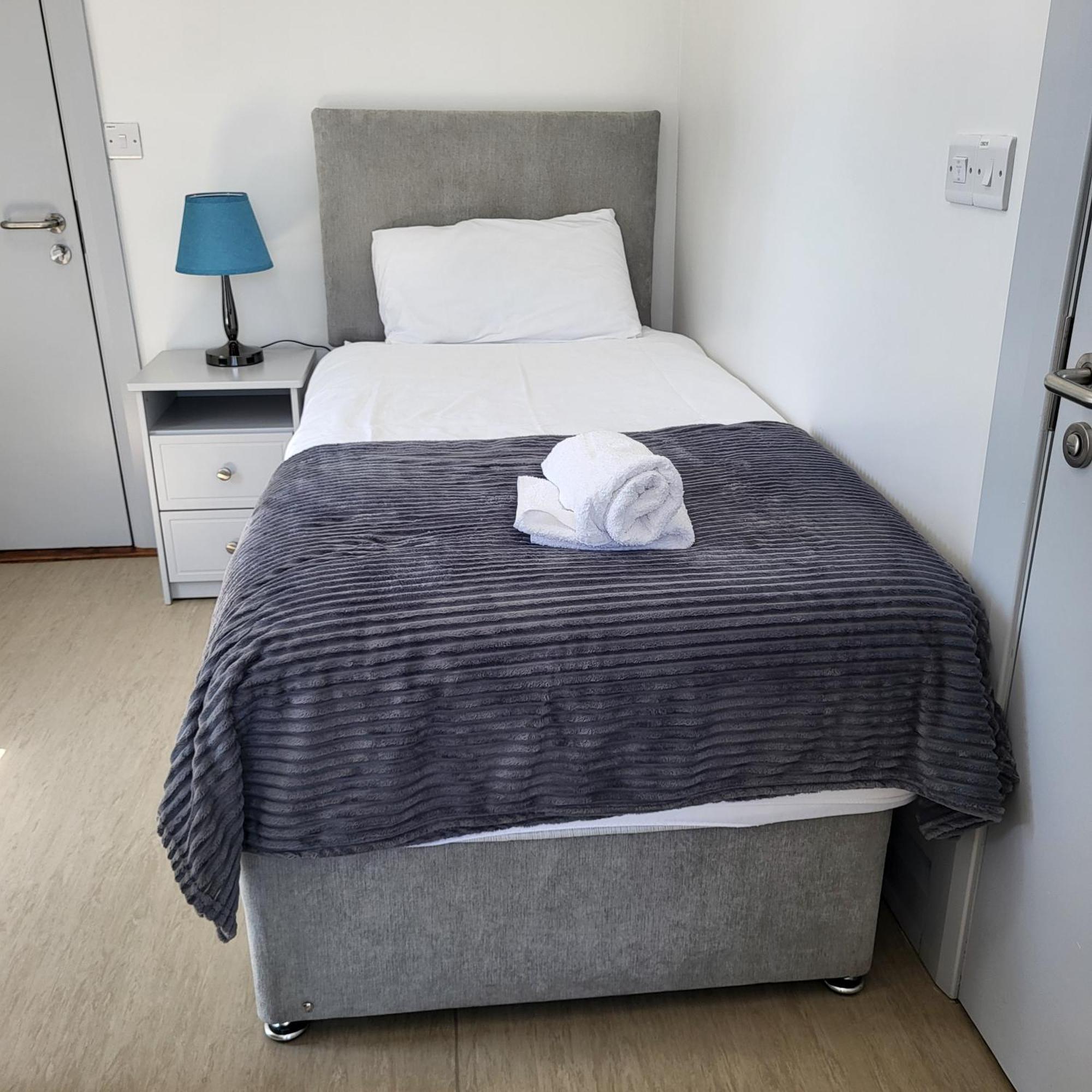 Хостел Trivia House Swanlinbar Экстерьер фото